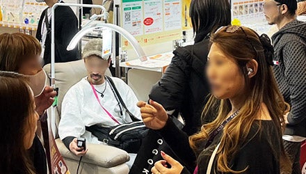 大人気「電動垂直昇降リクライニングチェア T01」等、備品類のお試し
